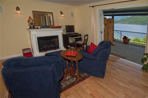 At The Shore Bed And Breakfast Sechelt Exterior photo