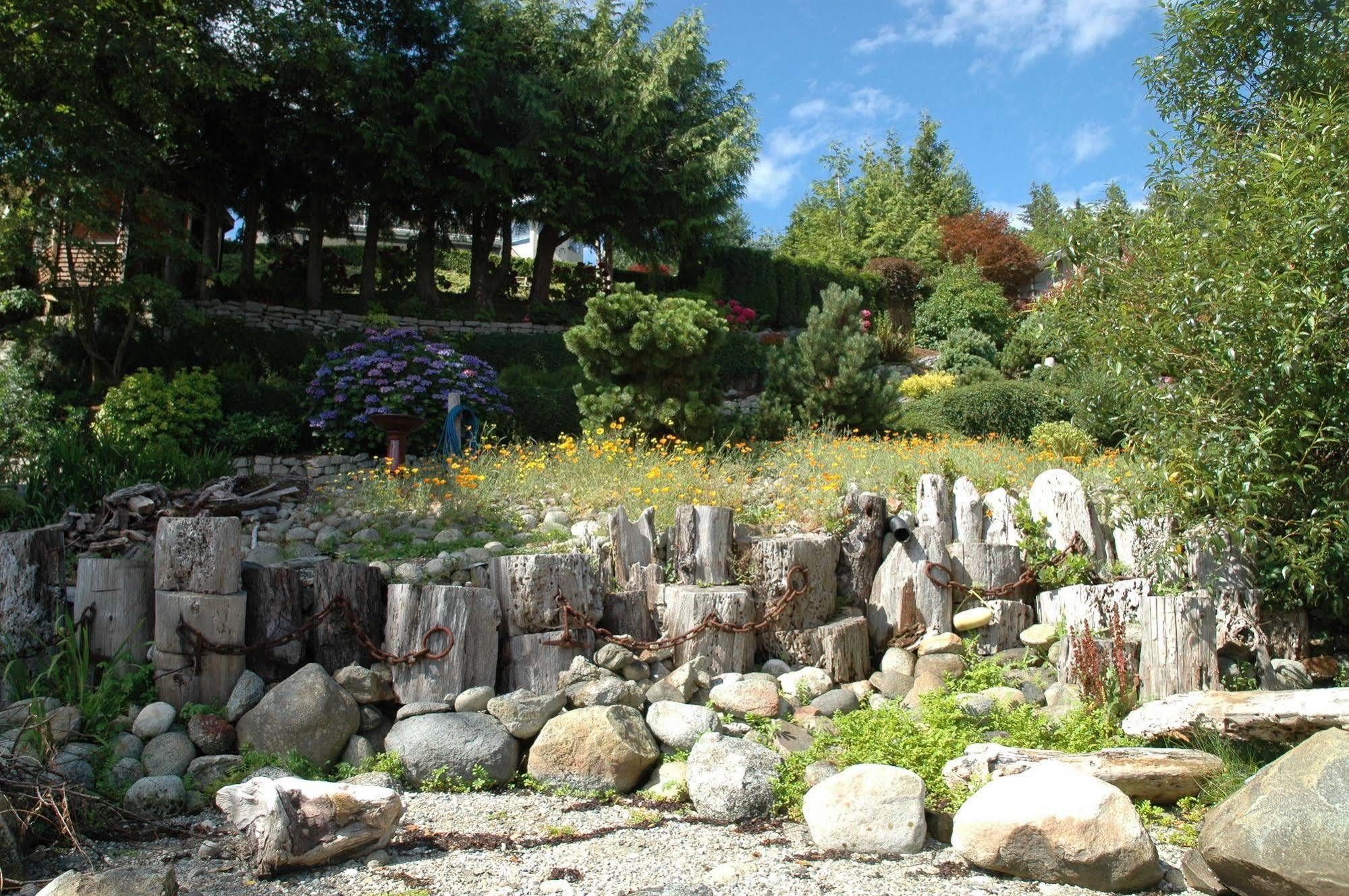 At The Shore Bed And Breakfast Sechelt Exterior photo